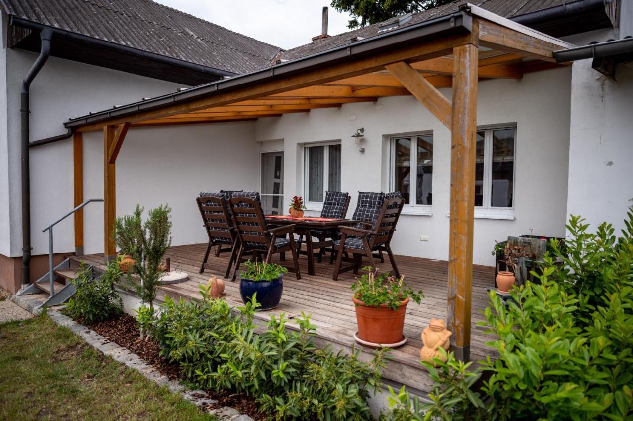 Winzerferienhaus Schueller Пурбах-ам-Нойзідлерзе Екстер'єр фото